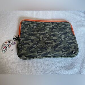 Laptop Case. Camo Colored With Orange Zipper Closure. NWT